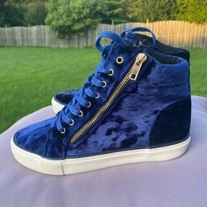 Rouge Helium Fabric velvet side zipper sneakers blue women size 6